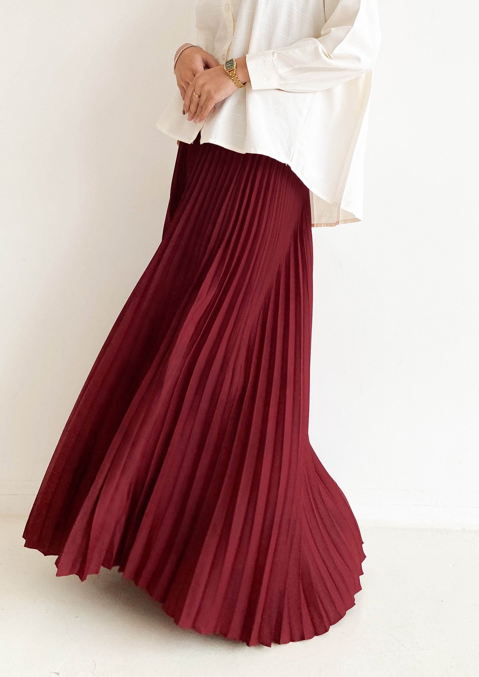 Harper Skirt in Crimson