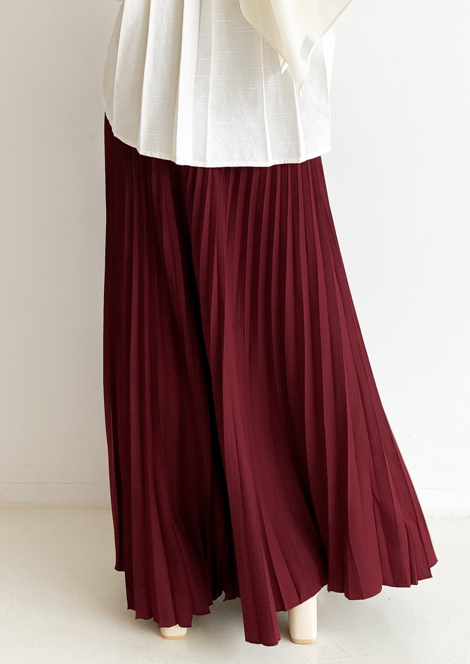 Harper Skirt in Crimson