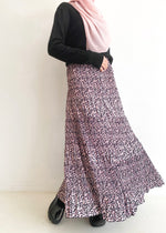 Load image into Gallery viewer, Petal Pleated Skirt in Black
