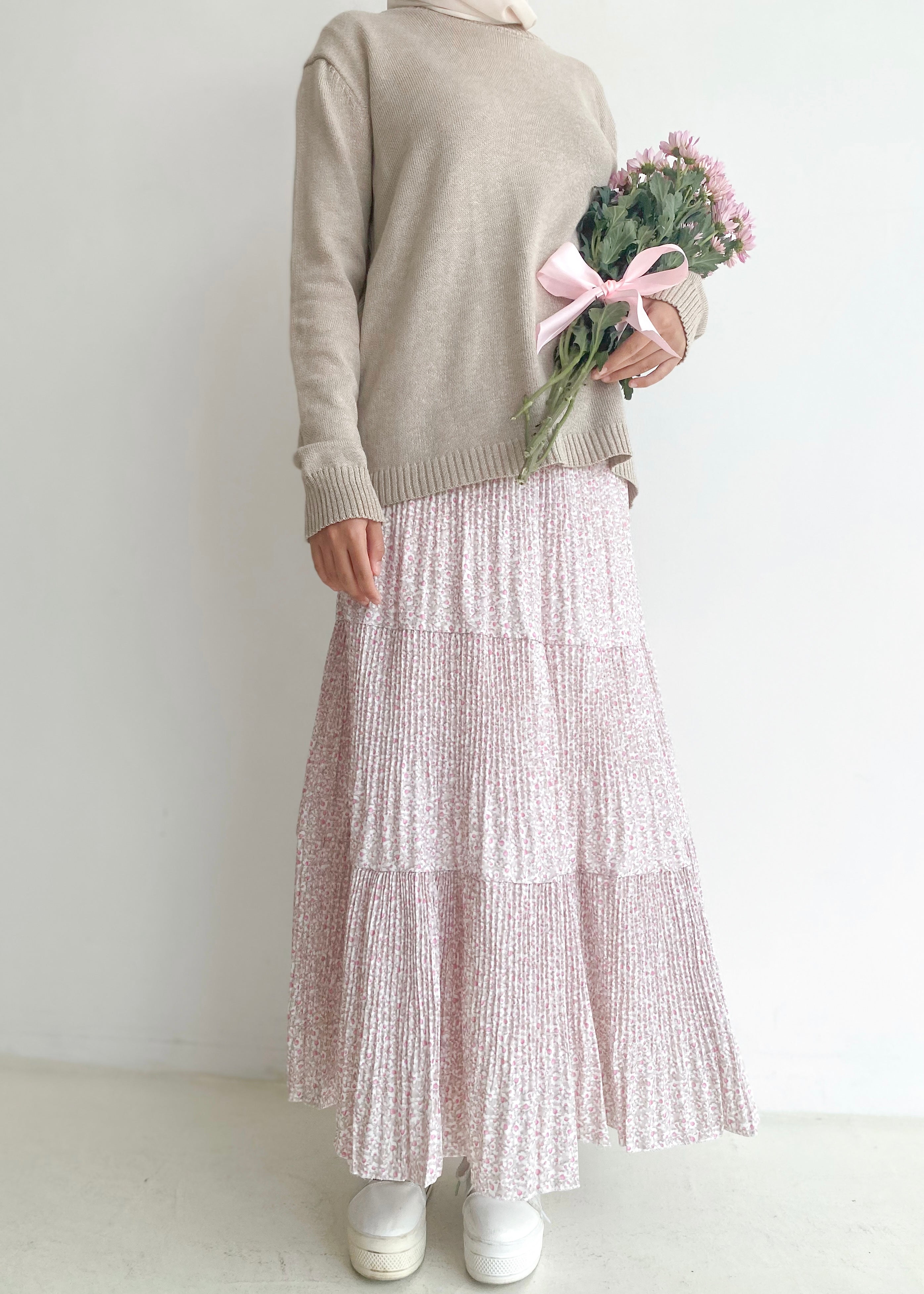 Petal Pleated Skirt in Soft Brown