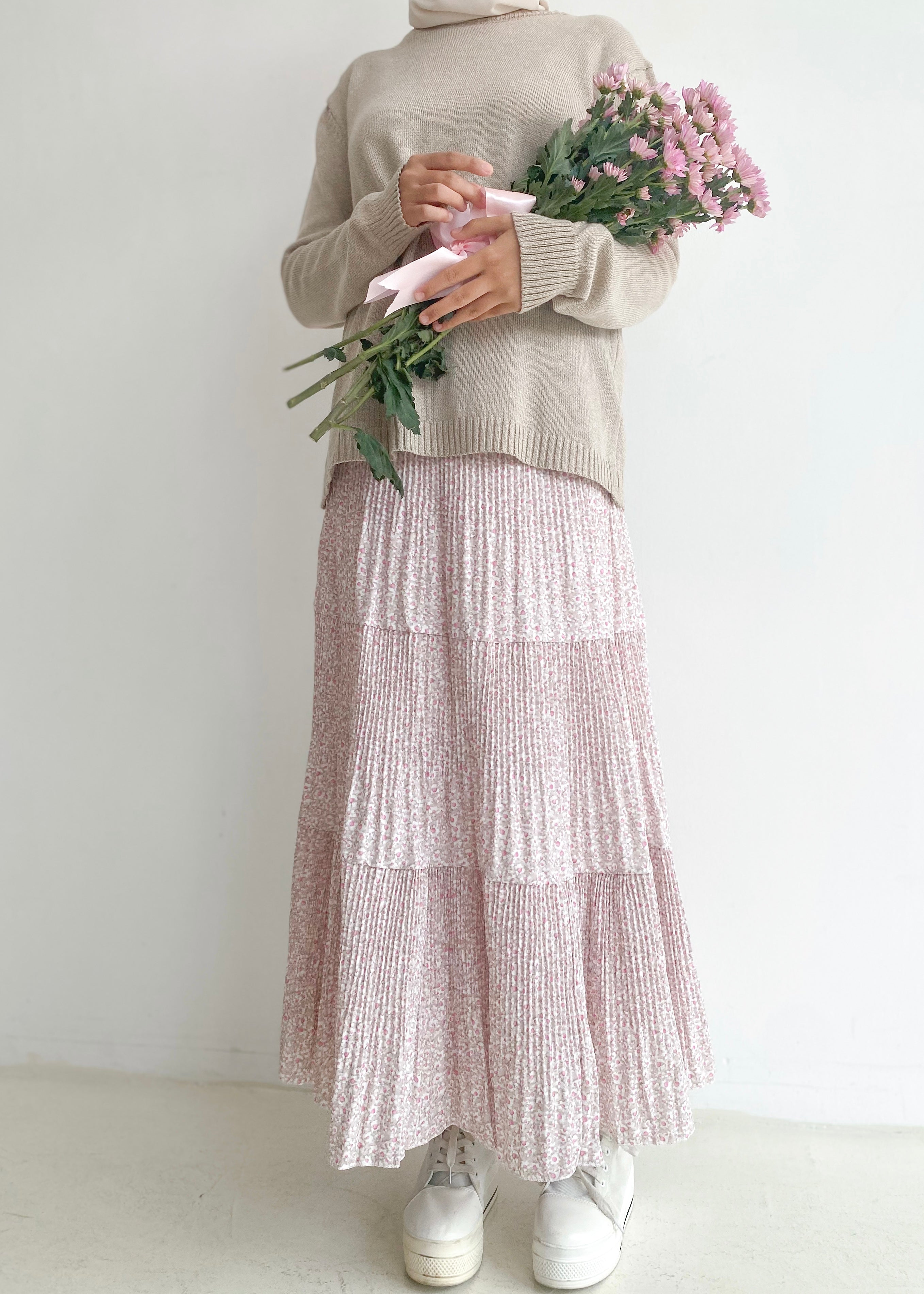 Petal Pleated Skirt in Soft Brown