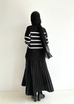 Load image into Gallery viewer, Evelyn Striped Top in Black
