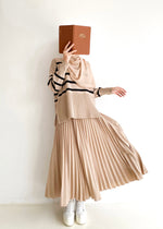 Load image into Gallery viewer, Evelyn Striped Top in Latte
