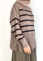 Load image into Gallery viewer, Evelyn Striped Top in Mocha
