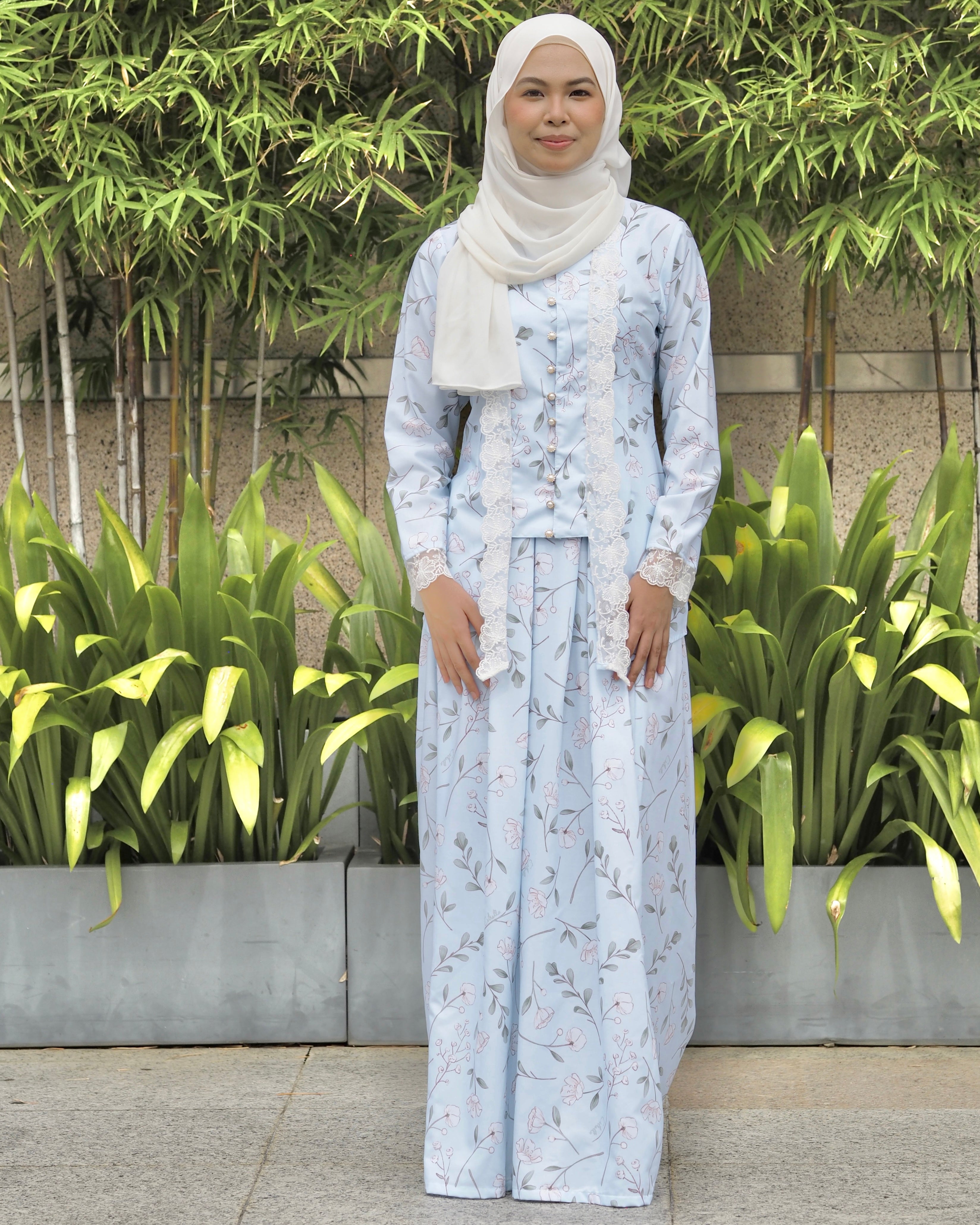 Juwita Kebaya in Biru Lili